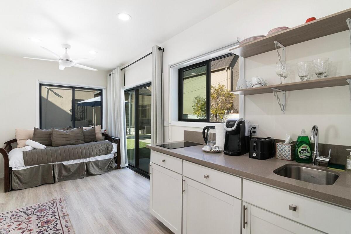 Modern With Kitchen By Miracle Mile *