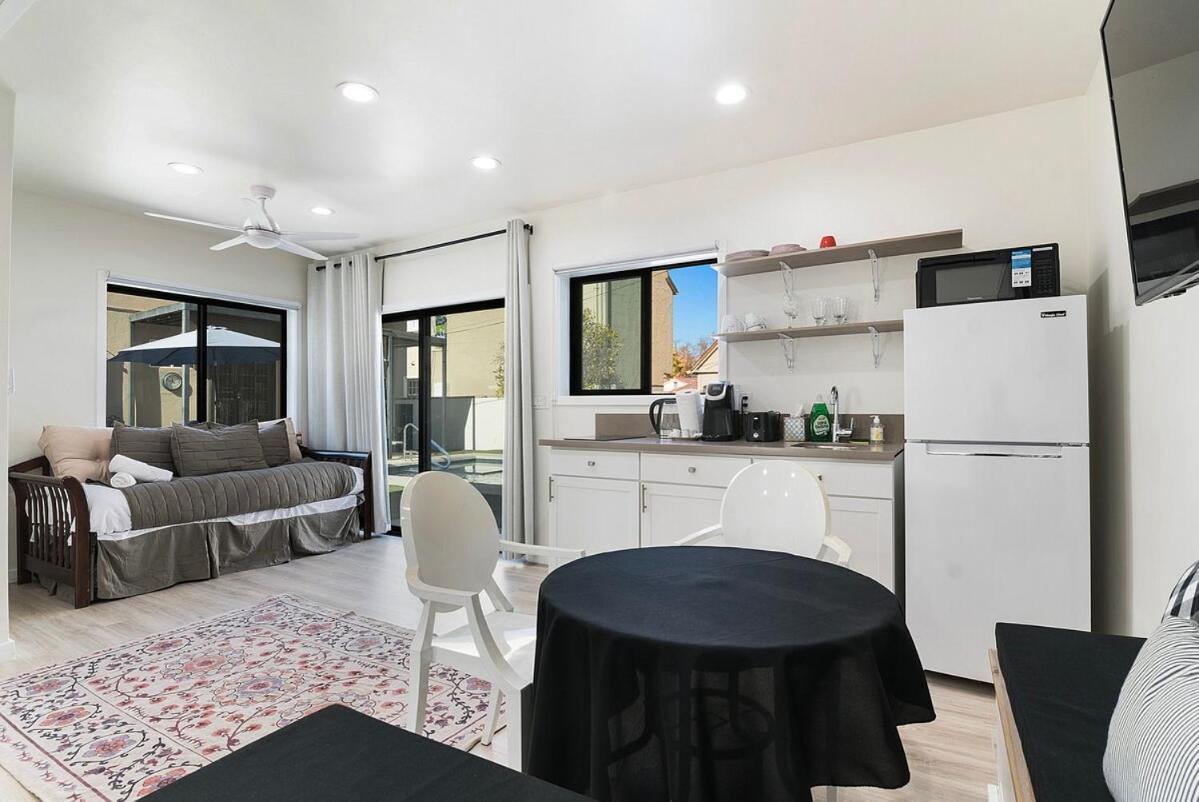 Modern With Kitchen By Miracle Mile