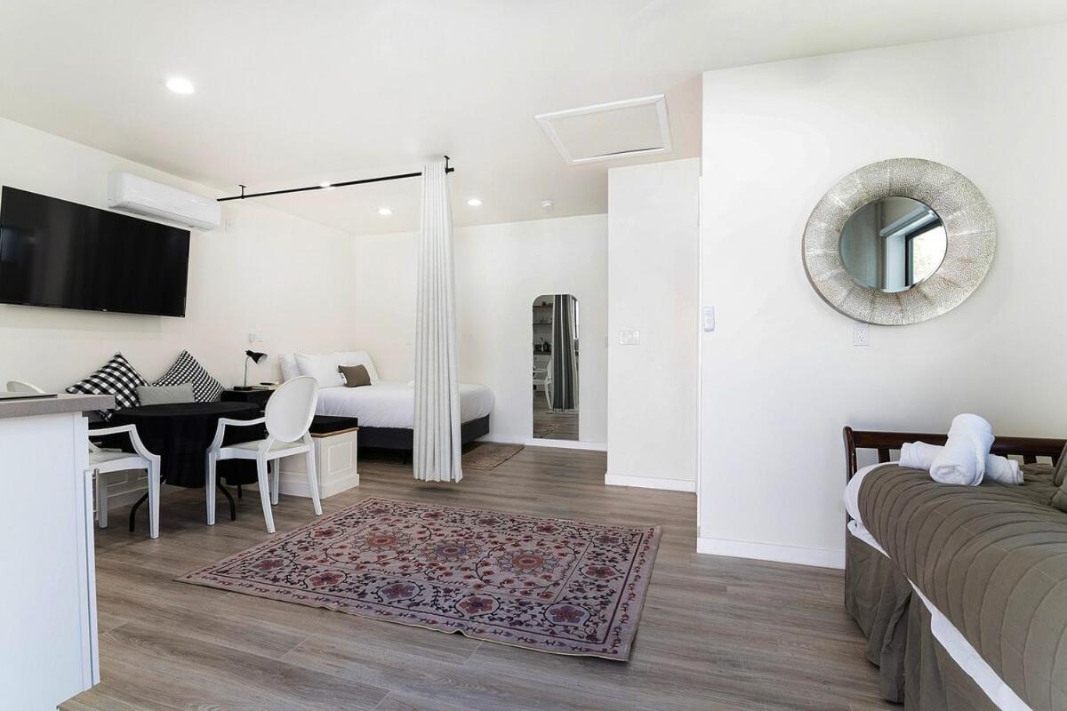 Modern With Kitchen By Miracle Mile *